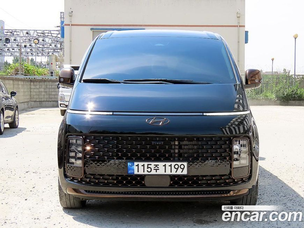 Hyundai Staria 4WD 라운지 9-и местный (10.2022)