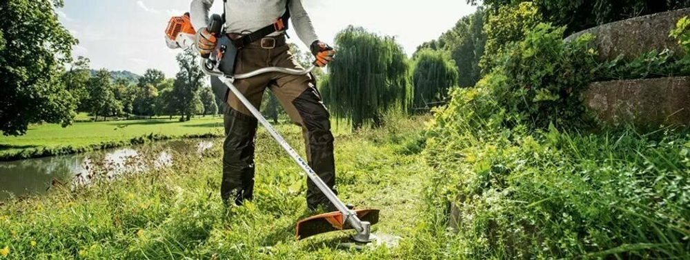 Триммер STIHL FS55 бензиновый, ширина скашивания 55см, полная комплектация с катушкой и ножом ОРИГИНАЛ