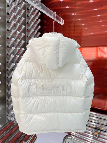 Пуховик Moncler