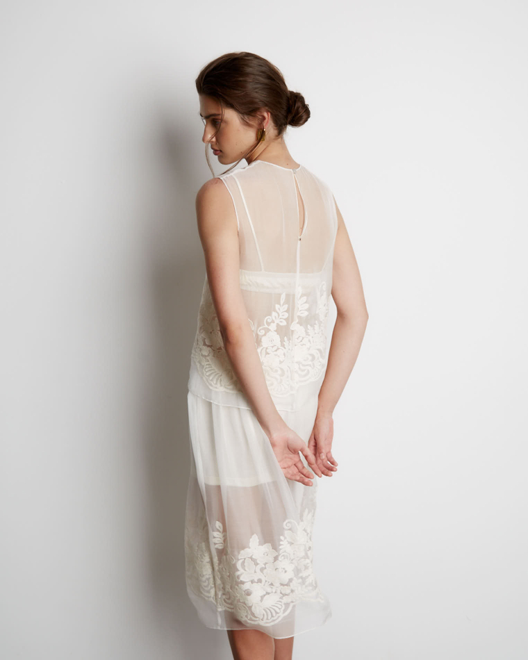 Топ из шелка с вышивкой молочный