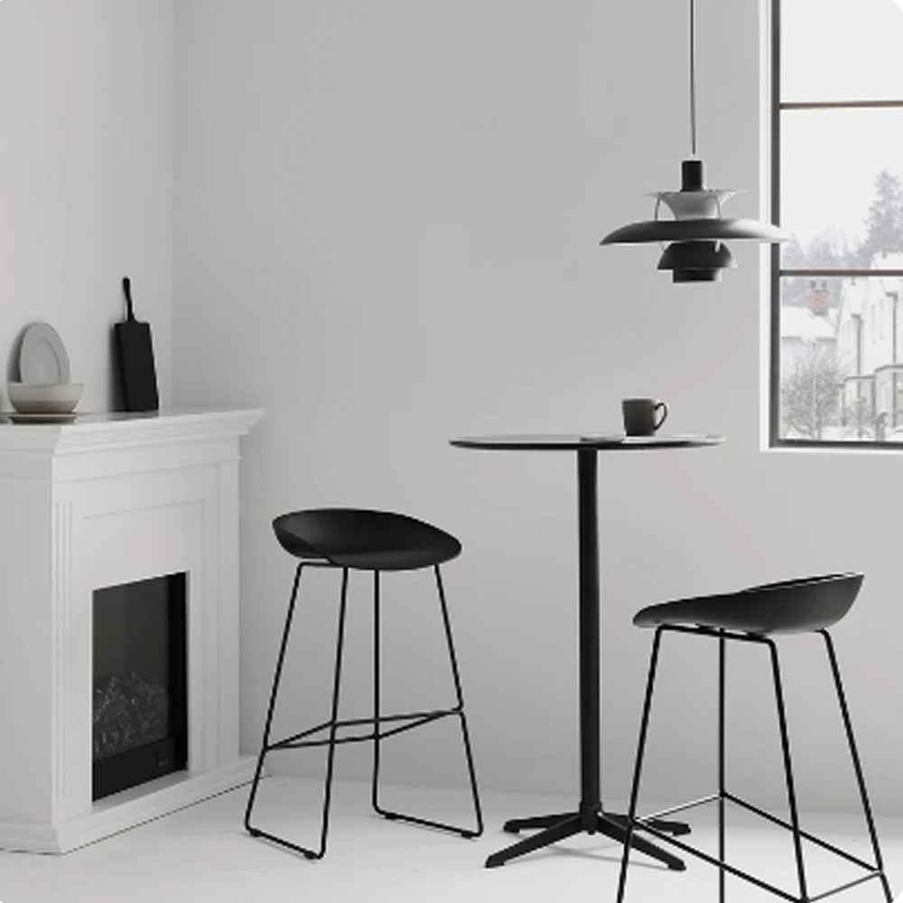 Стул полубарный Neo чёрный с чёрными ножками