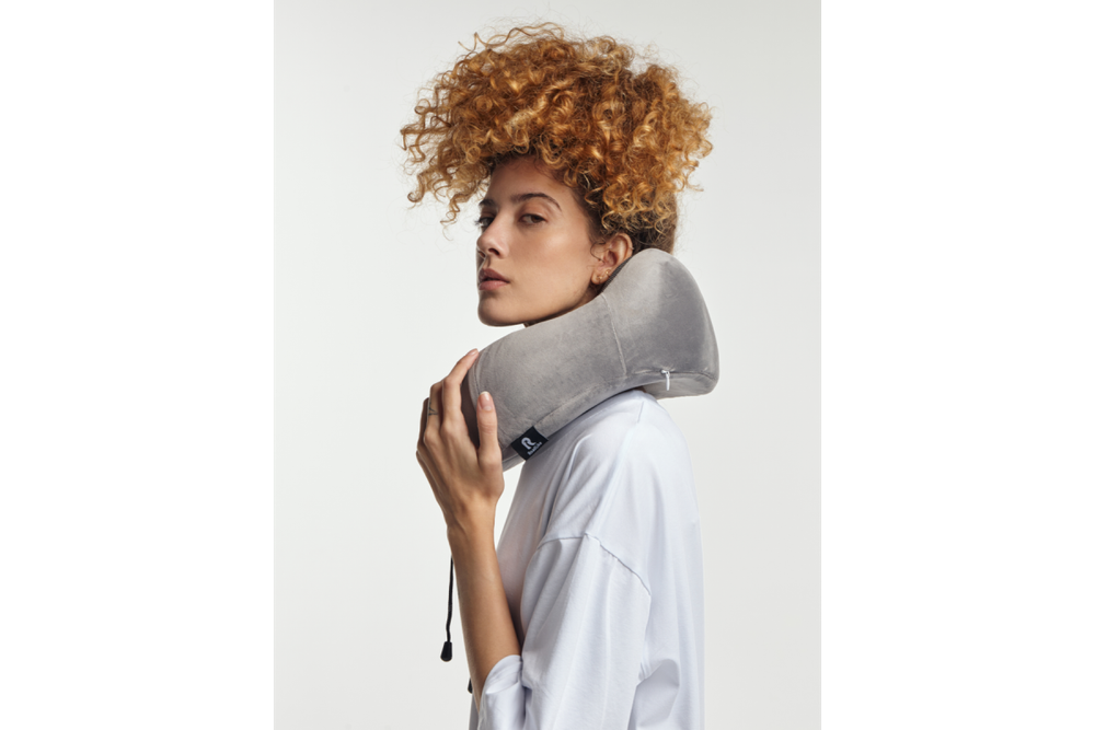 Подушка для путешествий RoadLike Travel Kit Velvet с эффектом памяти, серый