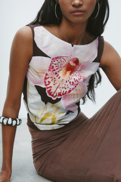 ZARA ТОП ИЗ ПОЛИАМИДА С ПРИНТОМ «ЦВЕТЫ», КОРИЧНЕВЫЙ