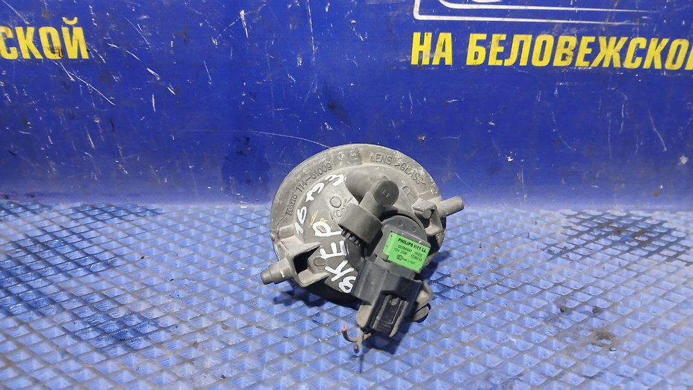 Туманка правая MAZDA AXELA 2003-2006