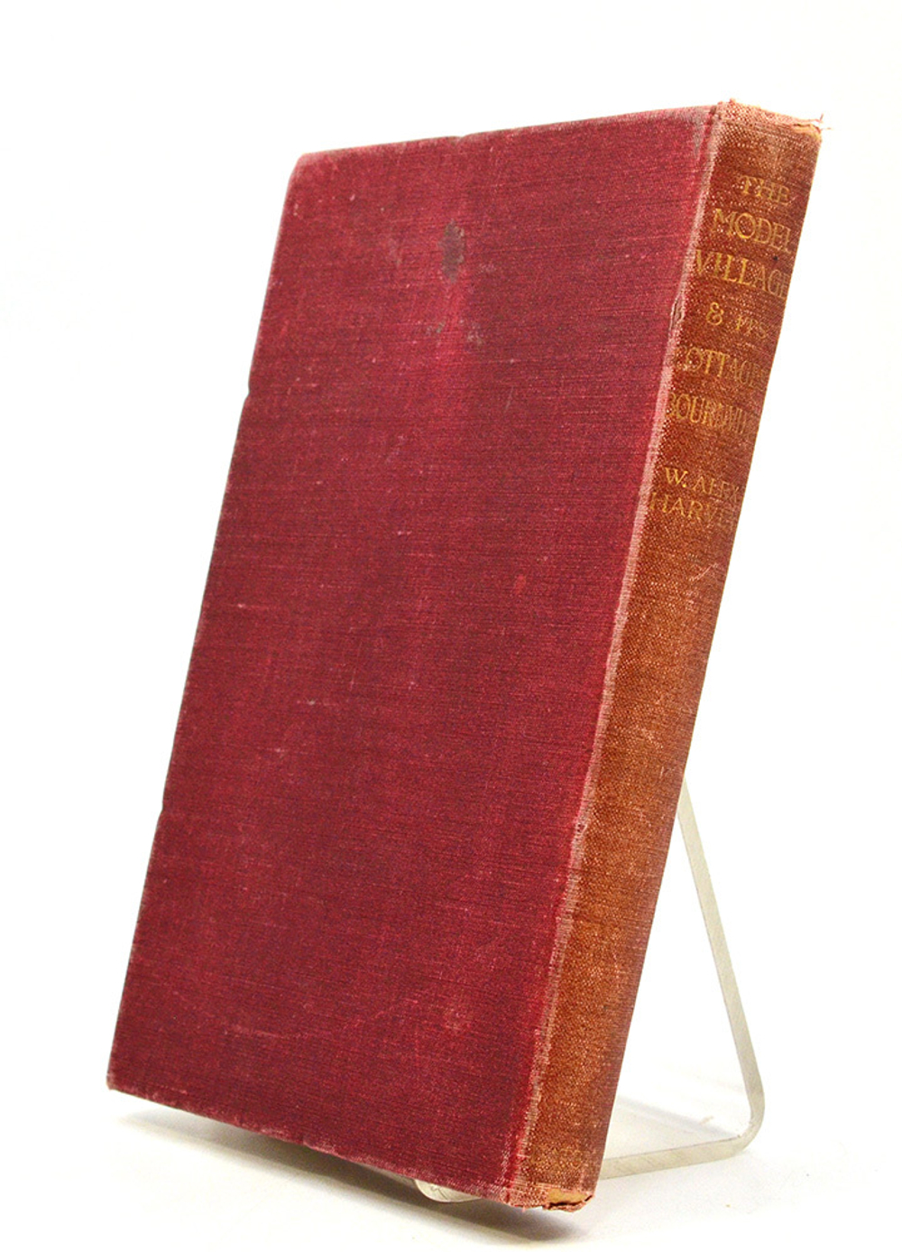 Harvey, William Alexander. The model village and its cottages: Bournvill.London : B.T. Batsford.1906