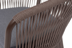 "Романо" стул плетеный из роупа, каркас алюминий коричневый (RAL8016) муар, роуп коричневый круглый, ткань темно-серая 027