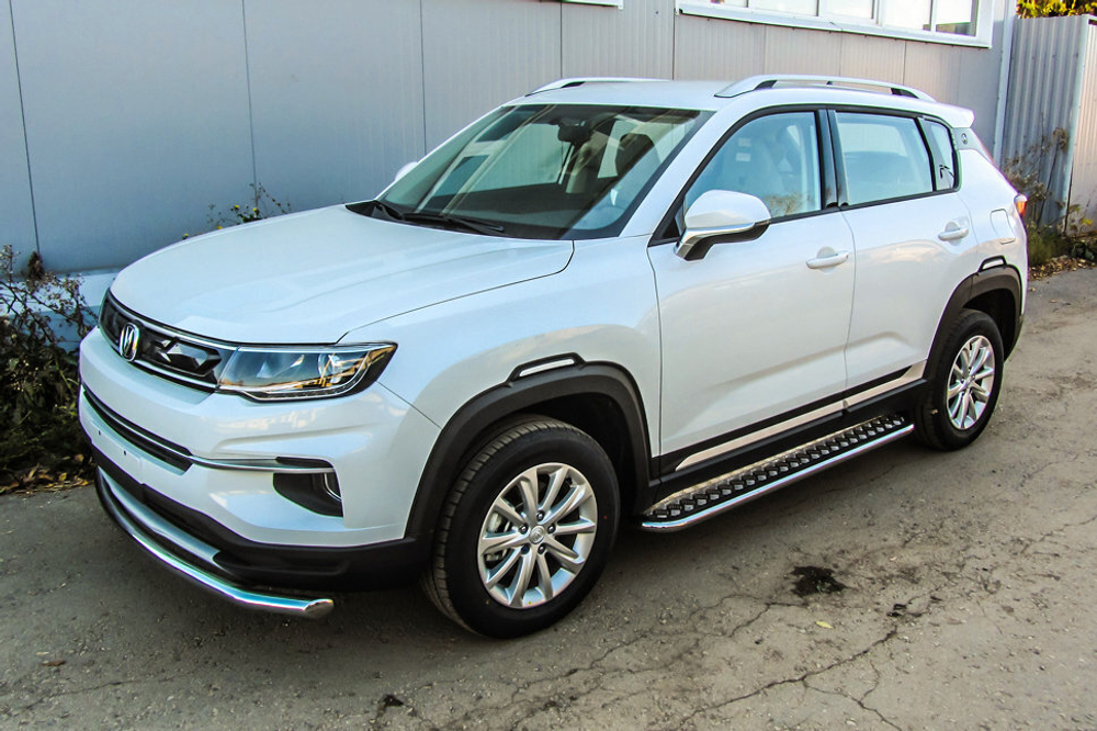 Пороги из нержавейки Changan CS35Plus (2018-2023) d42 с алюминиевым листом