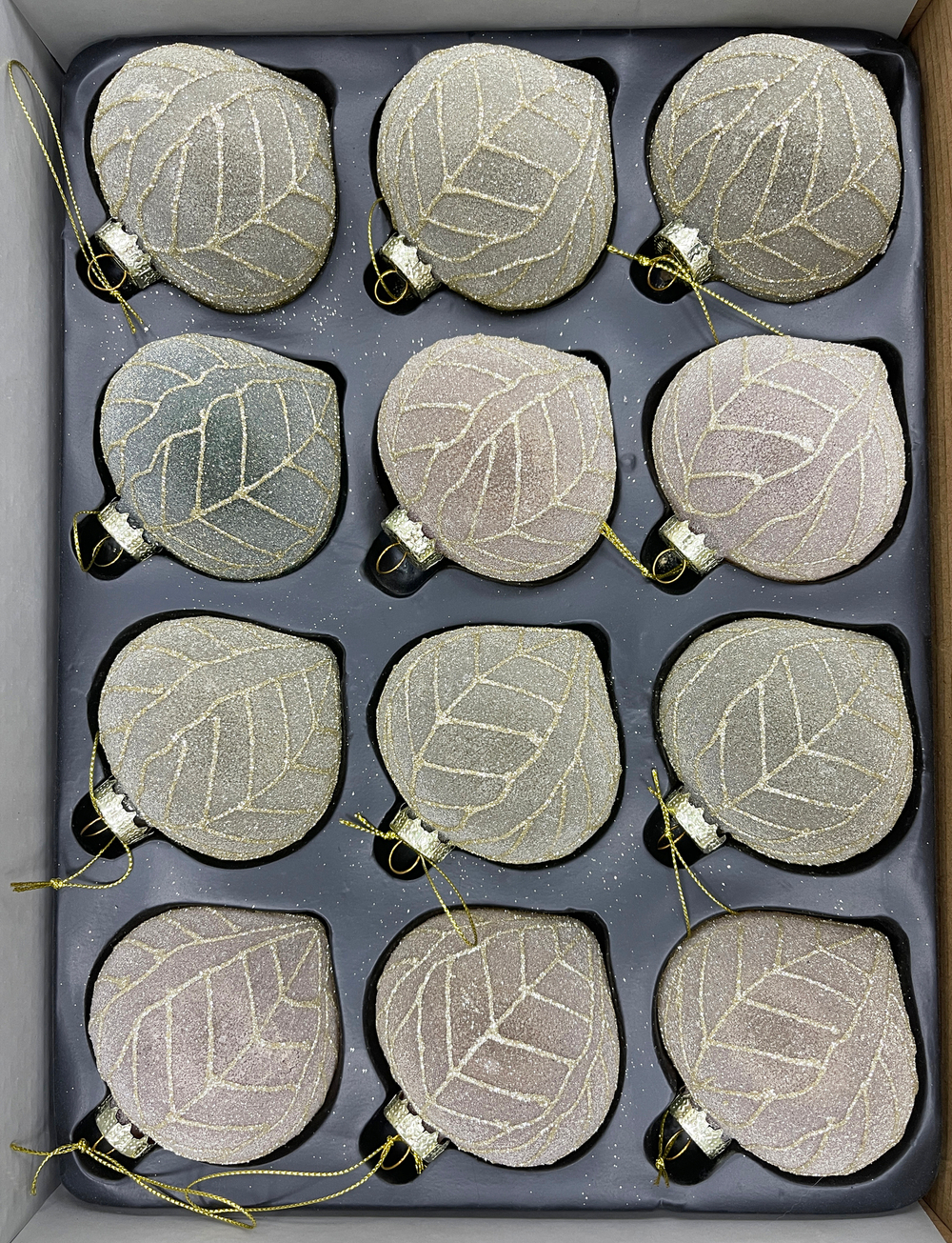 Набор шаров-луковка 8см 12шт ChristmasDeLuxe бежевый/розовый