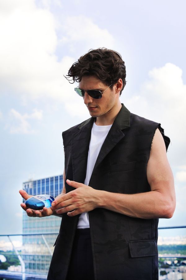 Mercedes-Benz The Move