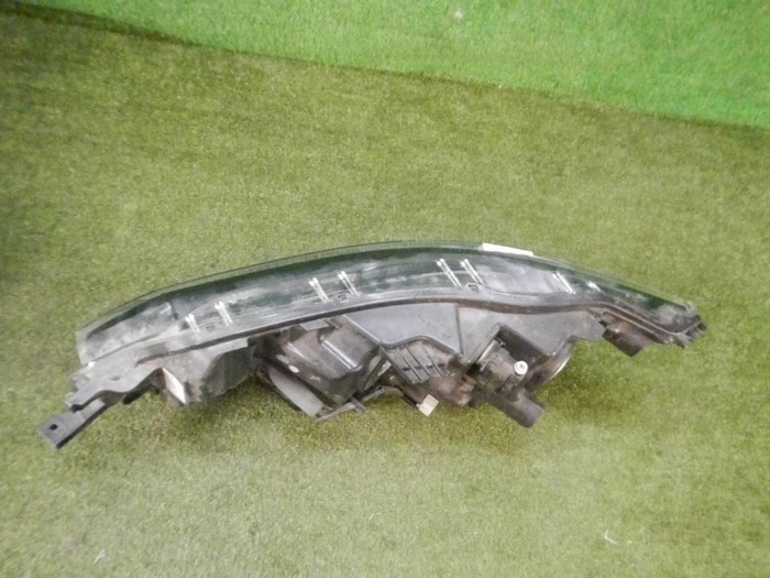 Фара правая Nissan Qashqai 2 j11 (17-23) галоген