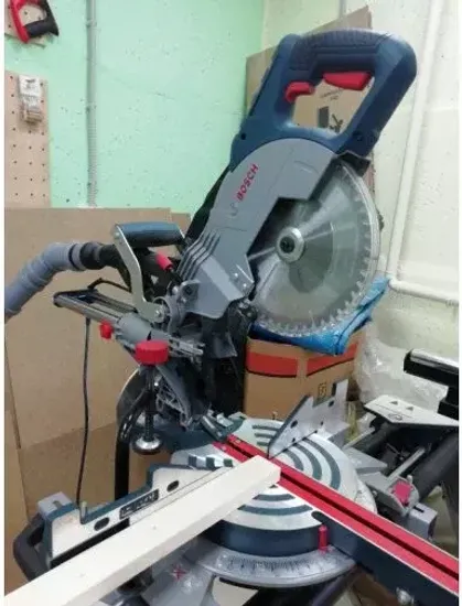 Торцовочная пила с протяжкой BOSCH GCM 8 SJL, 1600 Вт