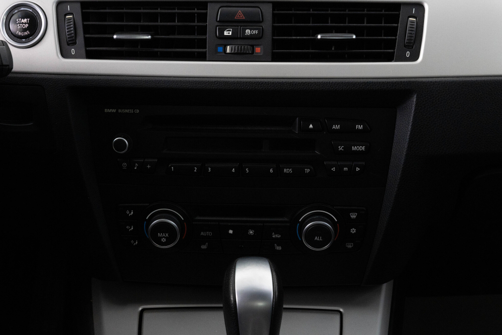 BMW 3-Series, 2011 год