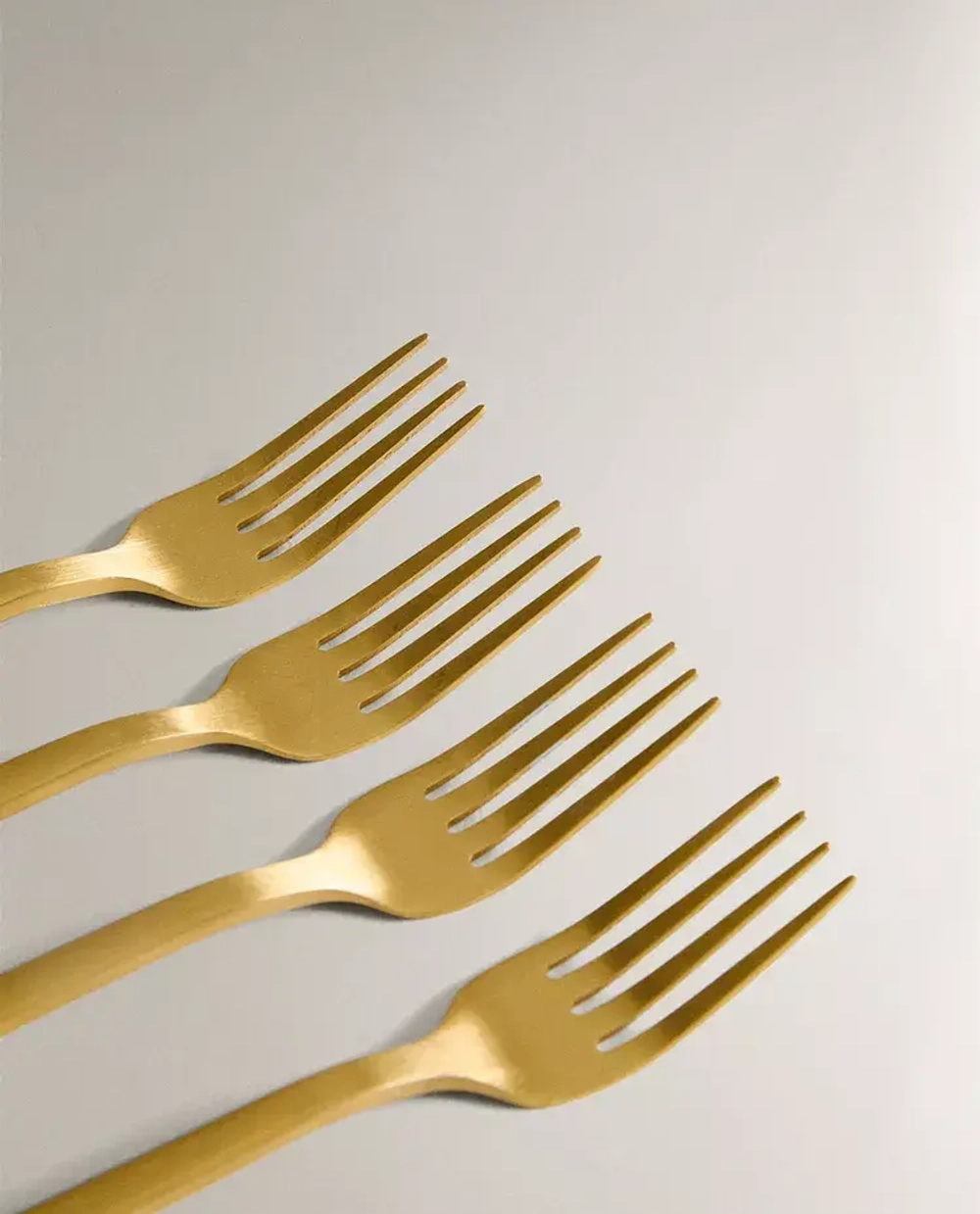 ZARA HOME НАБОР ДЕСЕРТНЫХ ВИЛОК ИЗ ЗОЛОТОЙ СТАЛИ ( 4 ПРЕДМЕТА), ЗОЛОТО