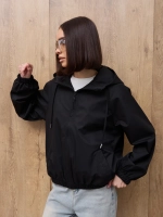 Ветровка с капюшоном