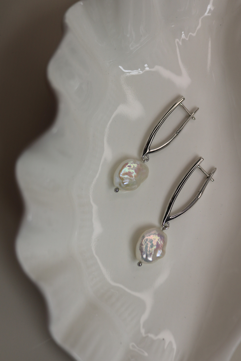 Серьги с натуральным барочным жемчугом "Жемчужный штрих"