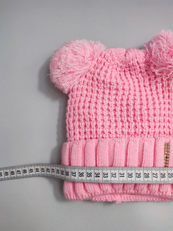 Шапка розовая с двумя помпонами