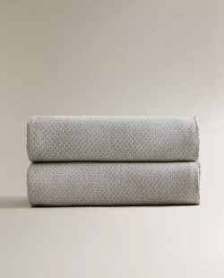 ZARA HOME ПЛЕД С ГЕОМЕТРИЧЕСКИМ УЗОРОМ, СЕРЫЙ