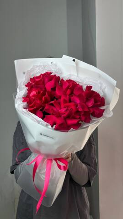 Букет из малиновых роз