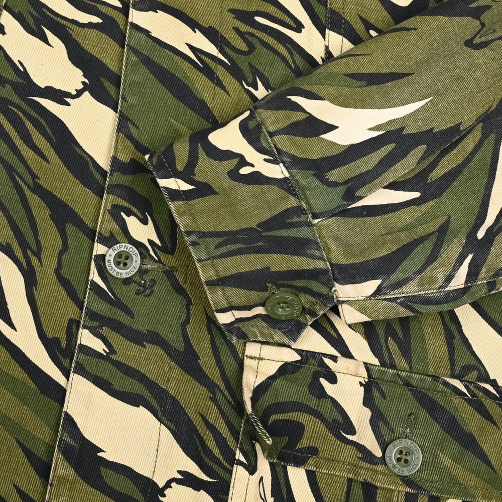 Редкая хлопковая куртка RipnDip из старых коллекций с камуфляжем в виде котиков и вышивкой, М