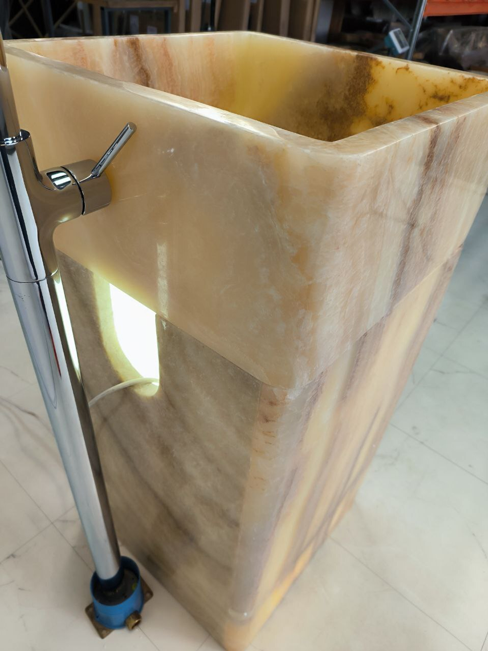 Раковина напольная из оникса Square Yellow ON-65918 45х45х90 из натурального камня