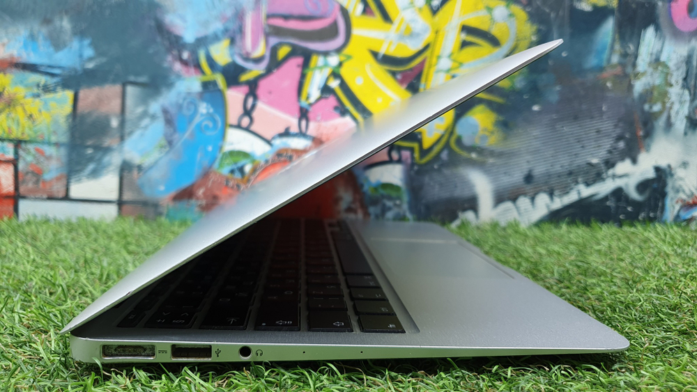 MacBook Air 11" 2015 (A1465) 1366x768, Intel Core i5 1,6 ГГц, 4 Gb