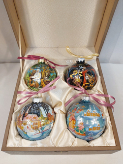 Сувенирный набор из 4-х новогодних шаров с ручной росписью Палех