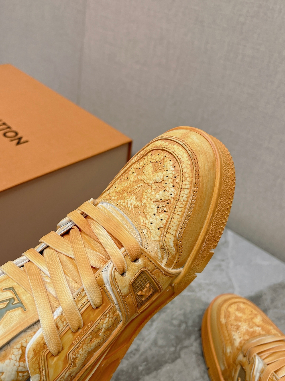 Louis Vuitton Trainer (4 colors)