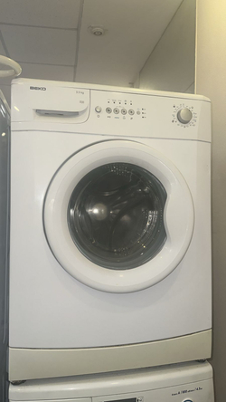 Стиральная машина Beko WKD 23560 R б/у фронтальная 3.5 кг 600 об/мин