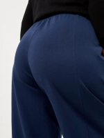 Брюки бананы трикотажные с декоративными швами