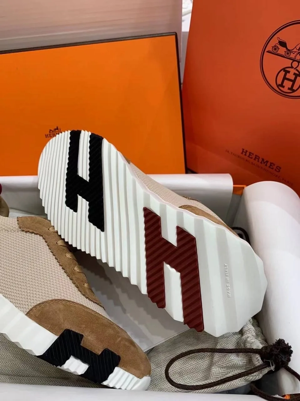 Женские бежево-коричневые кроссовки Hermes Bouncing с сеткой