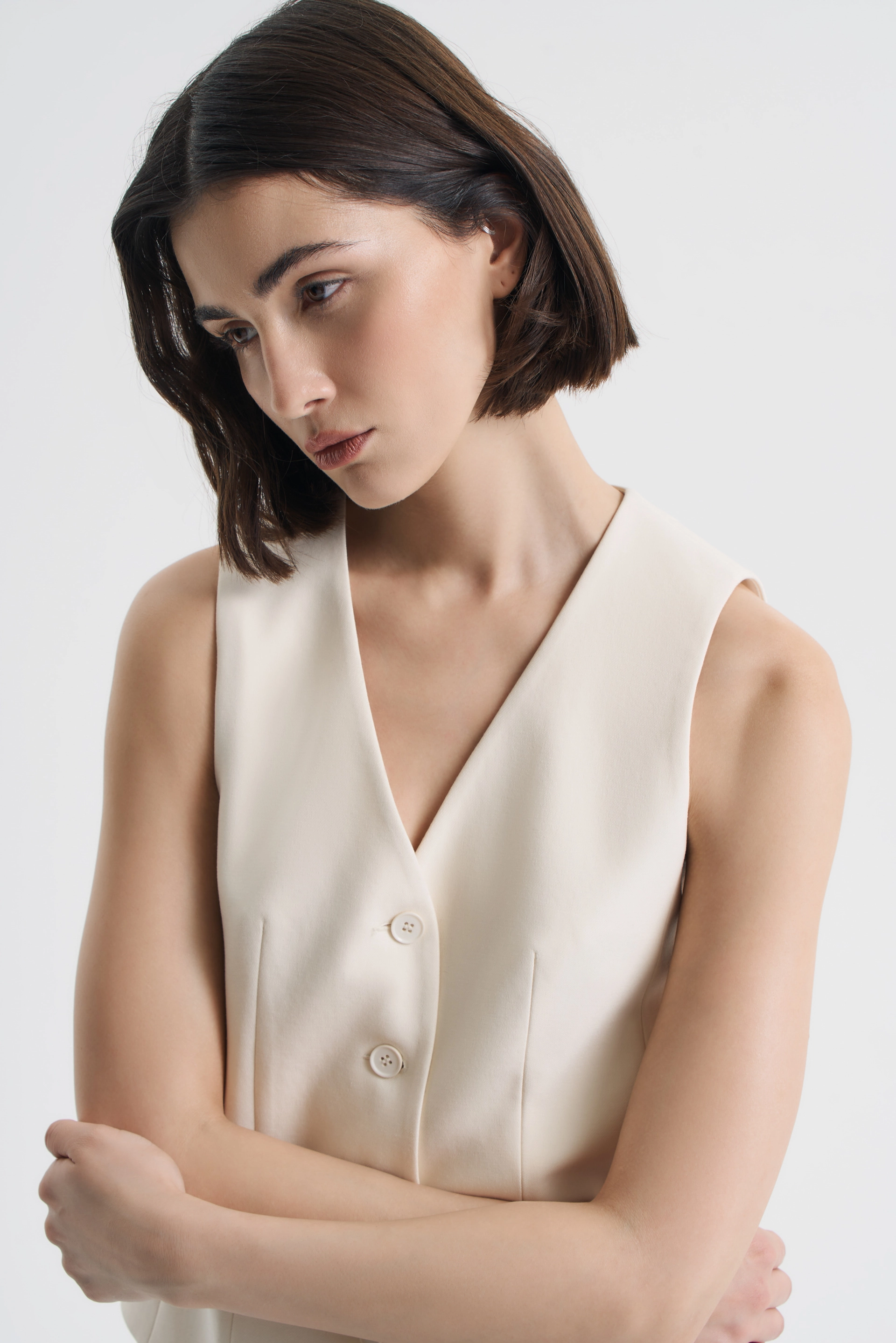 Жилет приталенный