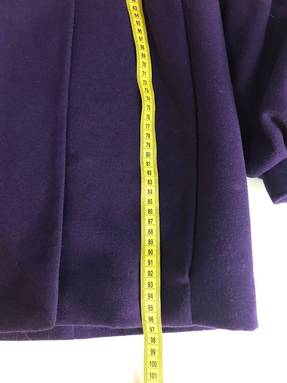 Пальто Boney James красивого цвета, визуально на 42 размер