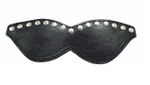 Маска закрытая с клепками черная
