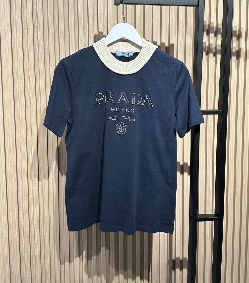 Футболка Prada