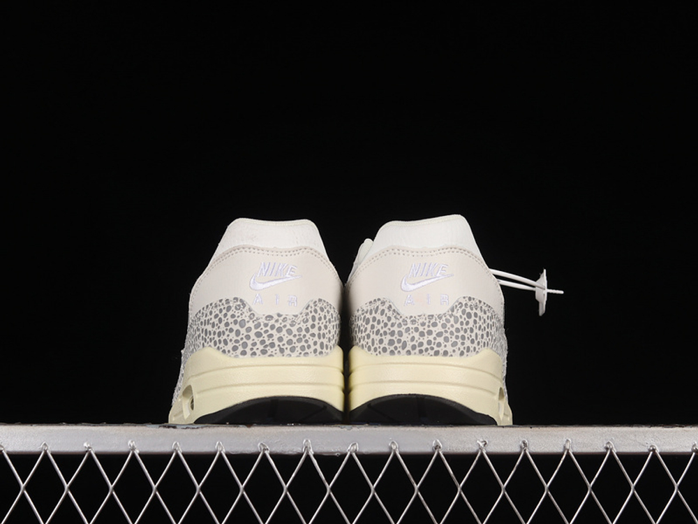 Nike air store max 87 safari