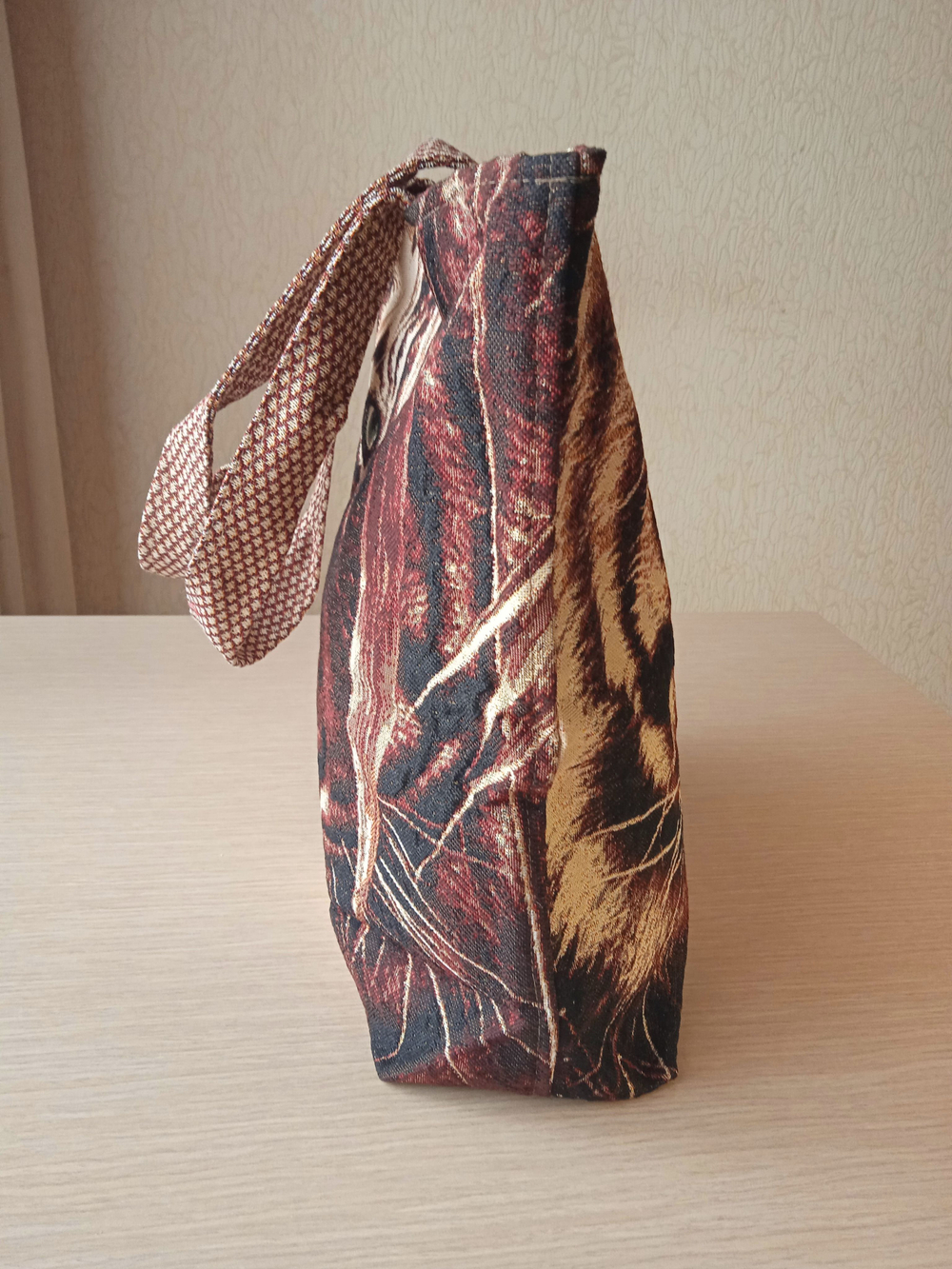 Гобеленовая сумка Тигр (39х39х12)