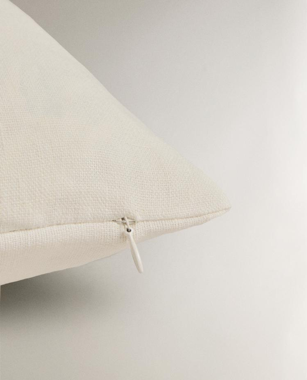 ZARA HOME ЛЬНЯНАЯ НАВОЛОЧКА ДЛЯ ДЕКОРАТИВНОЙ ПОДУШКИ, ЖЕЛТОВАТО-БЕЛЫЙ