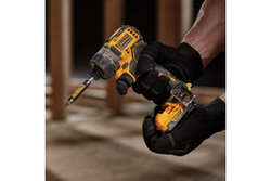 Шуруповерт DEWALT 12 В XR DCF601D2-QW