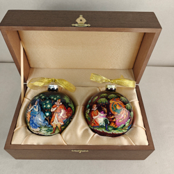 Набор новогодних шаров с ручной росписью "Снегурочка" и "Иван и Жар-птица" в футляре