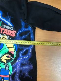 Лонг с модным принтом, визуально на 7/8 лет