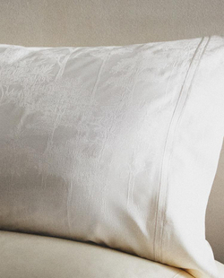 ZARA HOME САТИНОВАЯ НАВОЛОЧКА, ЖЕЛТОВАТО-БЕЛЫЙ