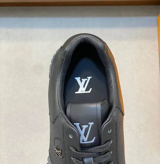 Кроссовки LOUIS VUITTON RUN AWAY,черный