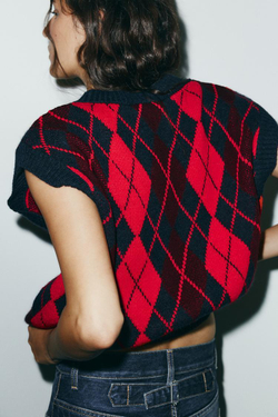 ZARA ТРИКОТАЖНЫЙ ЖИЛЕТ ОВЕРСАЙЗ С УЗОРОМ «РОМБЫ», КРАСНЫЙ/ТЕМНО-СИНИЙ