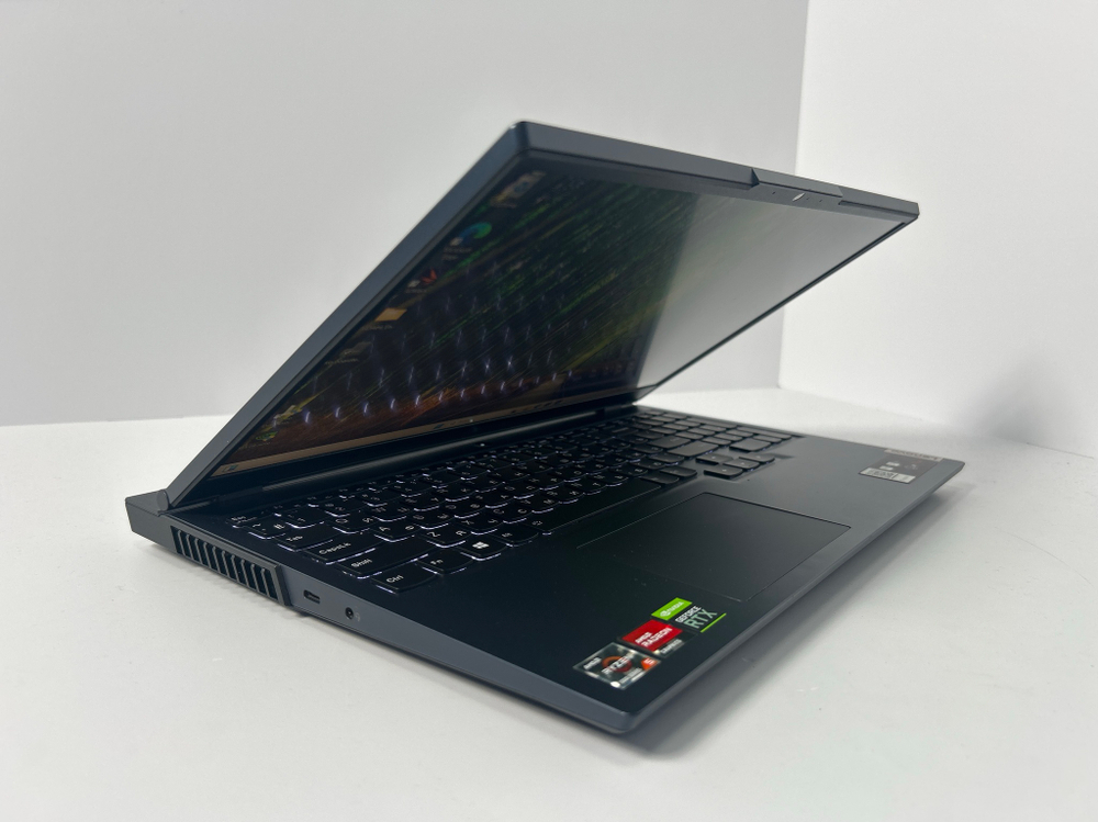 Ноутбук Lenovo Legion 5 15ACH6H (82JU000YRU) 15.6"/AMD Ryzen 5 5600H/RAM 16GB/SSD 512GB/GeForce RTX 3070 8GB/IPS 165 Hz/1920*1080/Windows 11/Подсветка кл-ры: LED/черный. Состояние: C1
