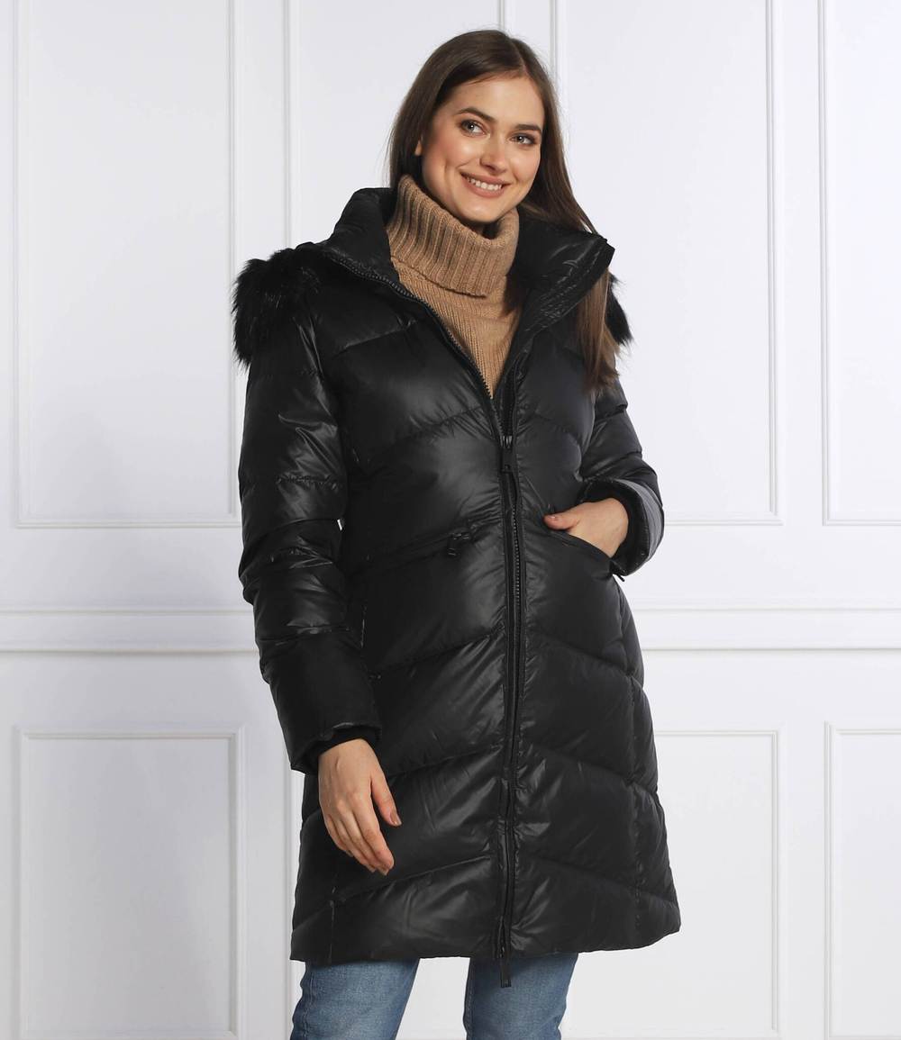 пуховое пальто essential Calvin Klein - черный(K20K204953)