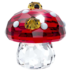IDYLLIA:MUSHROOM AND LADYBUGS