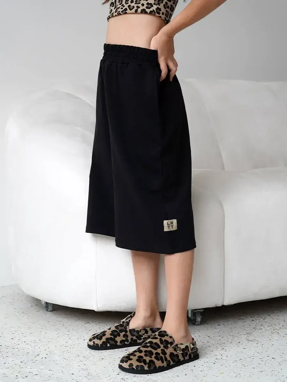 Костюм для девочки с шортами бермудами