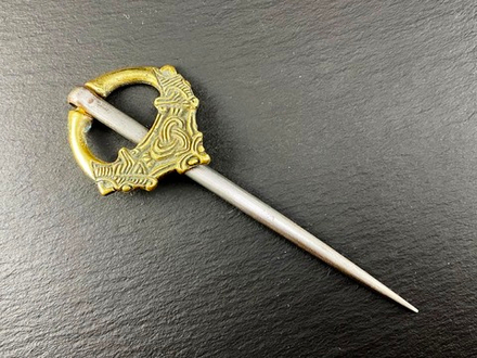 Фибула. Норвегия, 10 в. (игла)