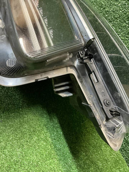 Фара правая Kia Seltos (2019-2022) LED