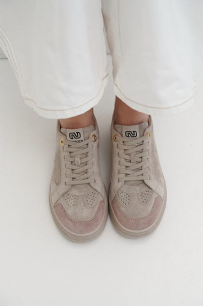 Кеды из натуральной замши в бежево-пудровом оттенке